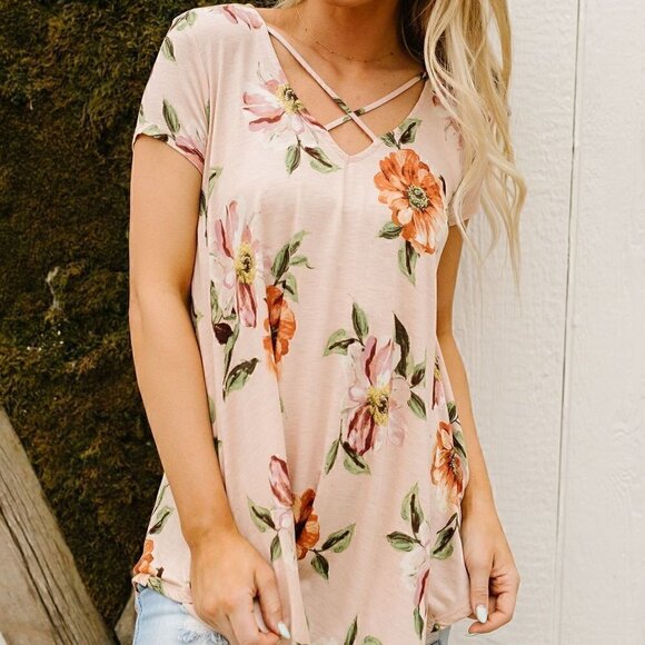 Chris & Carol Tops - Chris & Carol - Peach Magnolias Top - NWOT